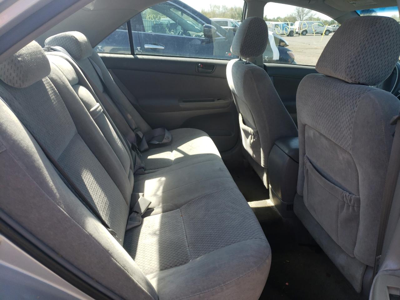Photo 6 from auction – 2004 TOYOTA CAMRY LE with VIN 4T1BE32K04U299333