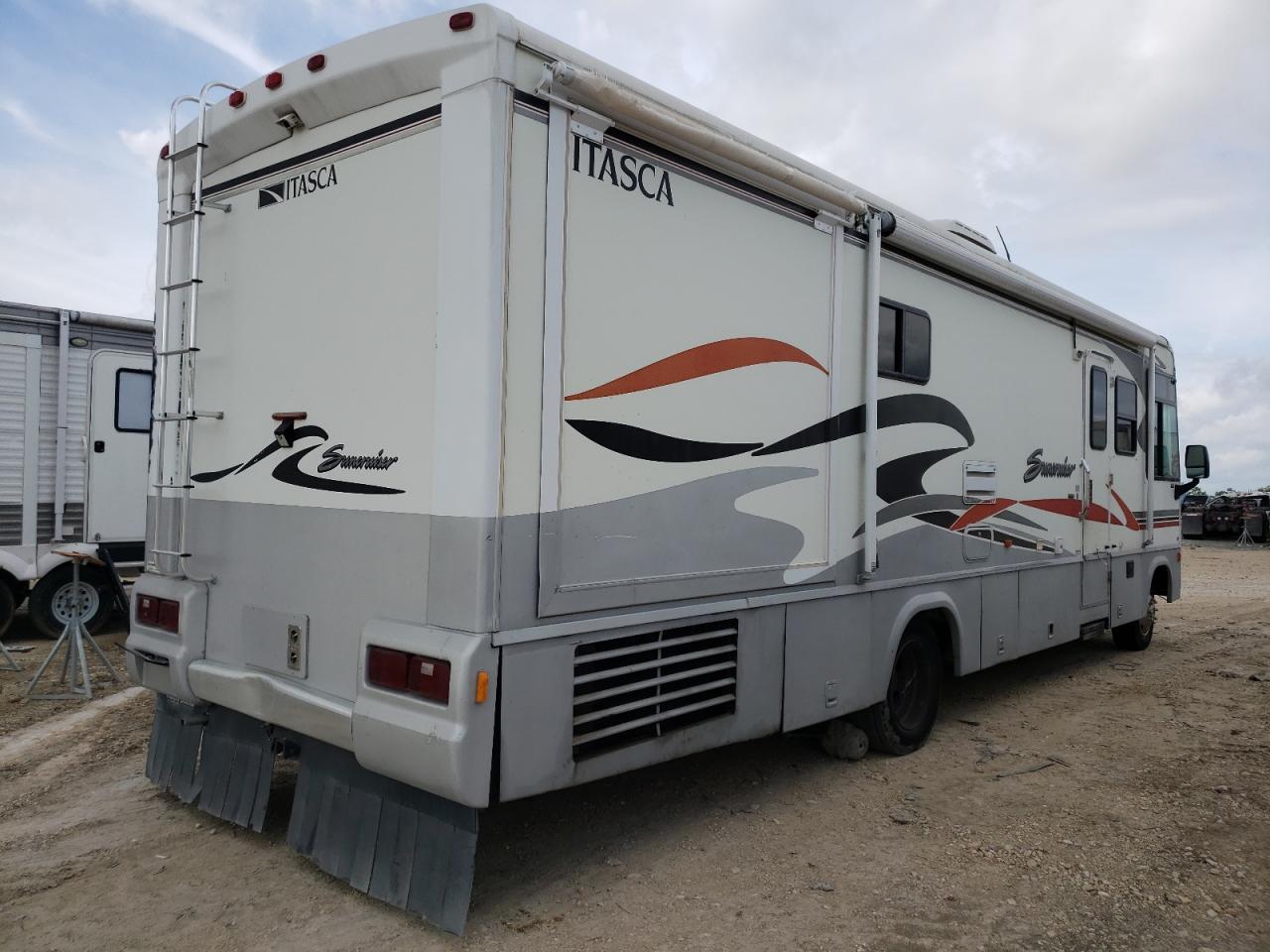 Photo 4 from auction – 2002 FORD F-530F with VIN 1FCNF53S110A15851