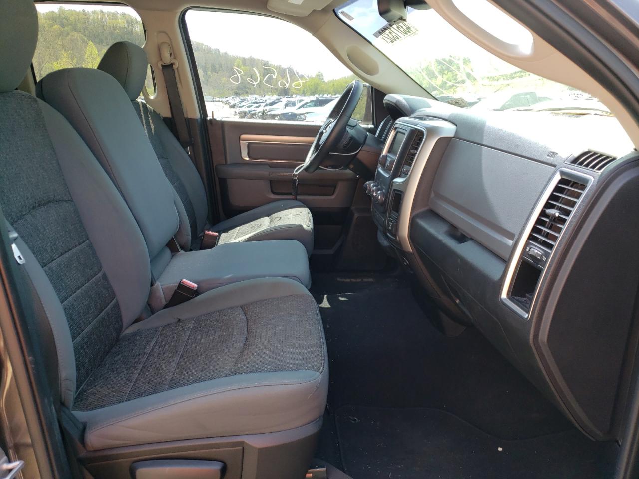 Photo 5 from auction – 2014 RAM 1500 SLT with VIN 1C6RR6GT0ES480544