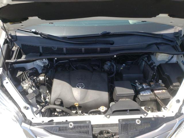 Photo 7 from auction – 2017 TOYOTA SIENNA XLE with VIN 5TDYZ3DC7HS833303