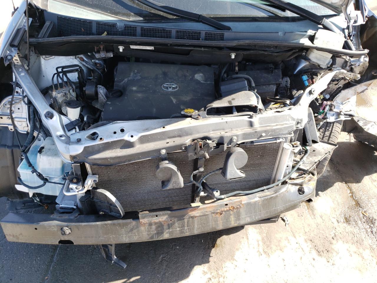 Photo 7 from auction – 2012 TOYOTA SIENNA LE with VIN 5TDKK3DC6CS185746