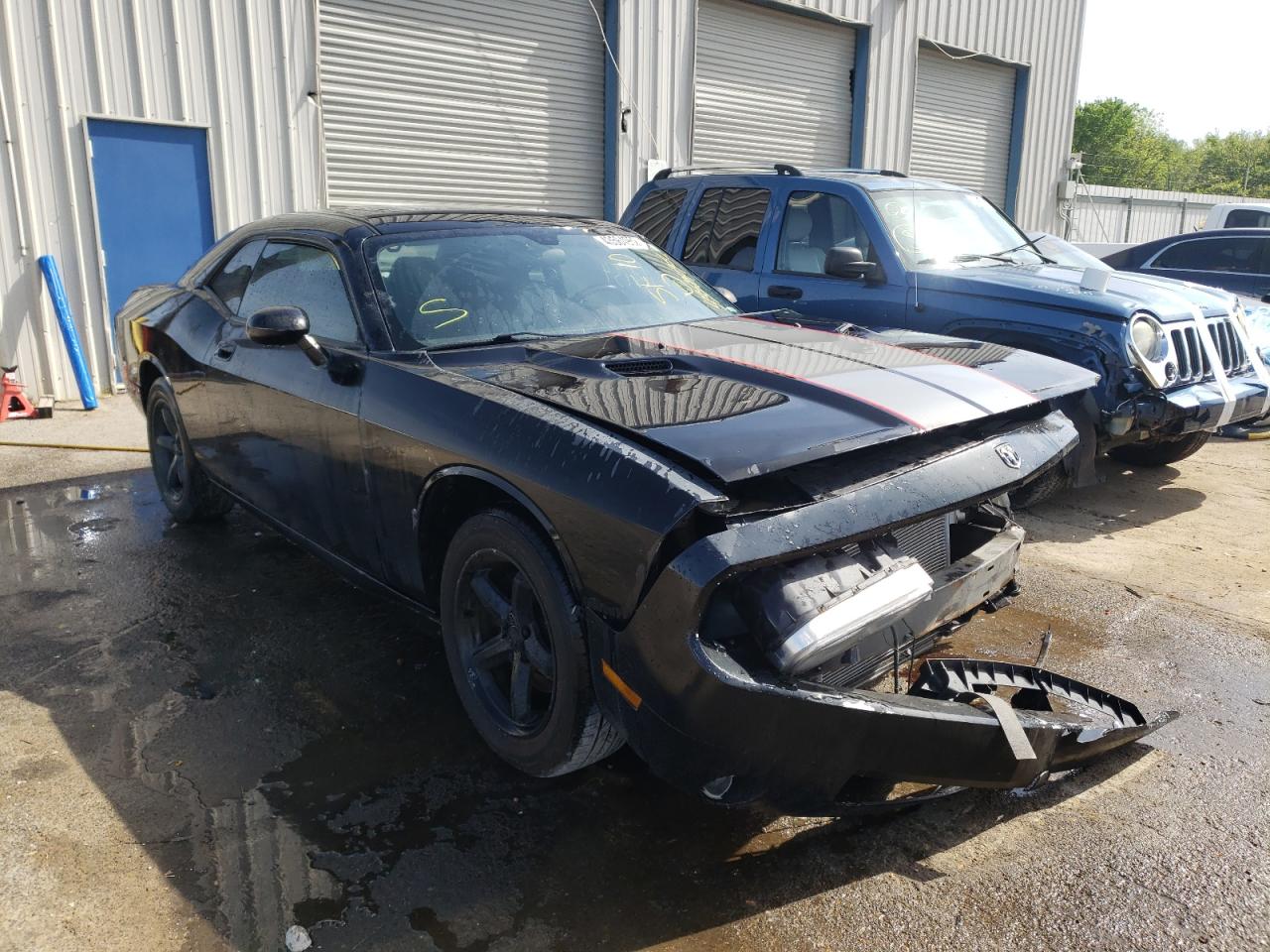 DODGE CHALLENGER 2010 with VIN 2B3CJ4DV8AH172735 - Photo from auction