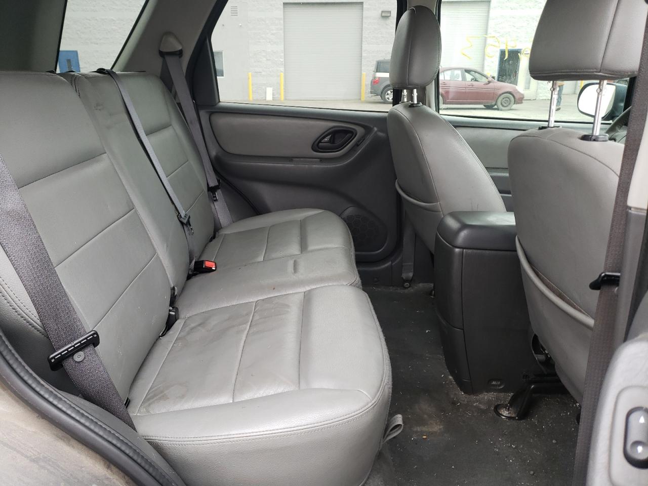 Photo 6 from auction – 2006 FORD ESCAPE HEV with VIN 1FMCU96H96KC36190