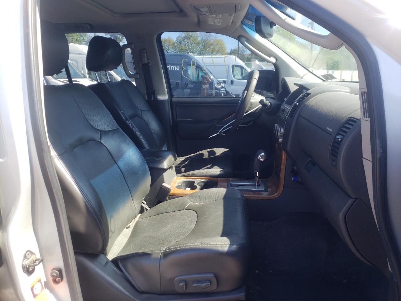 Photo 5 from auction – 2005 NISSAN PATHFINDER with VIN 5N1AR18W65C708313