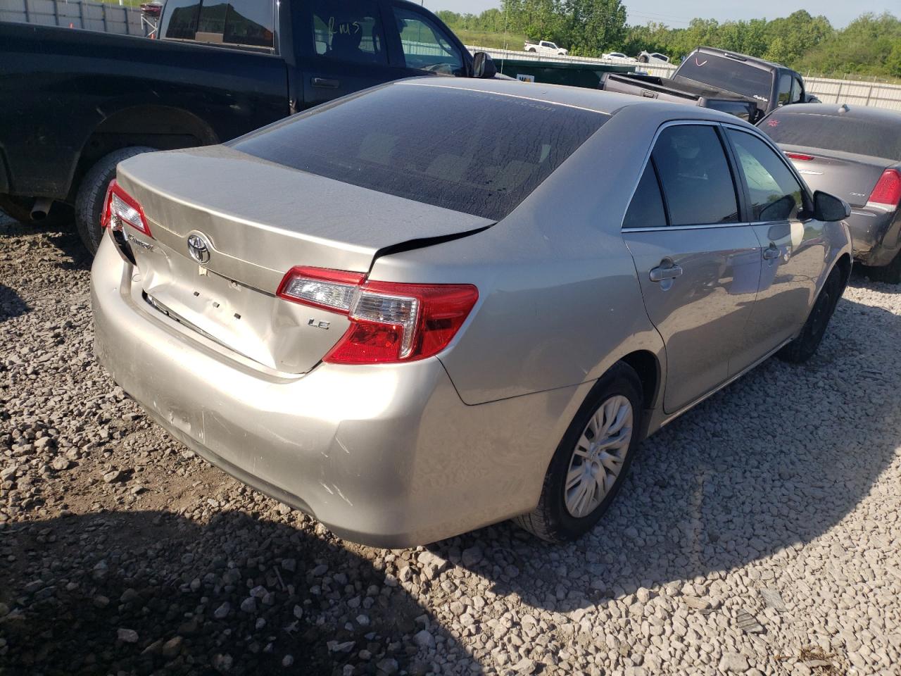 Photo 4 from auction – 2014 TOYOTA CAMRY L with VIN 4T4BF1FK4ER410162