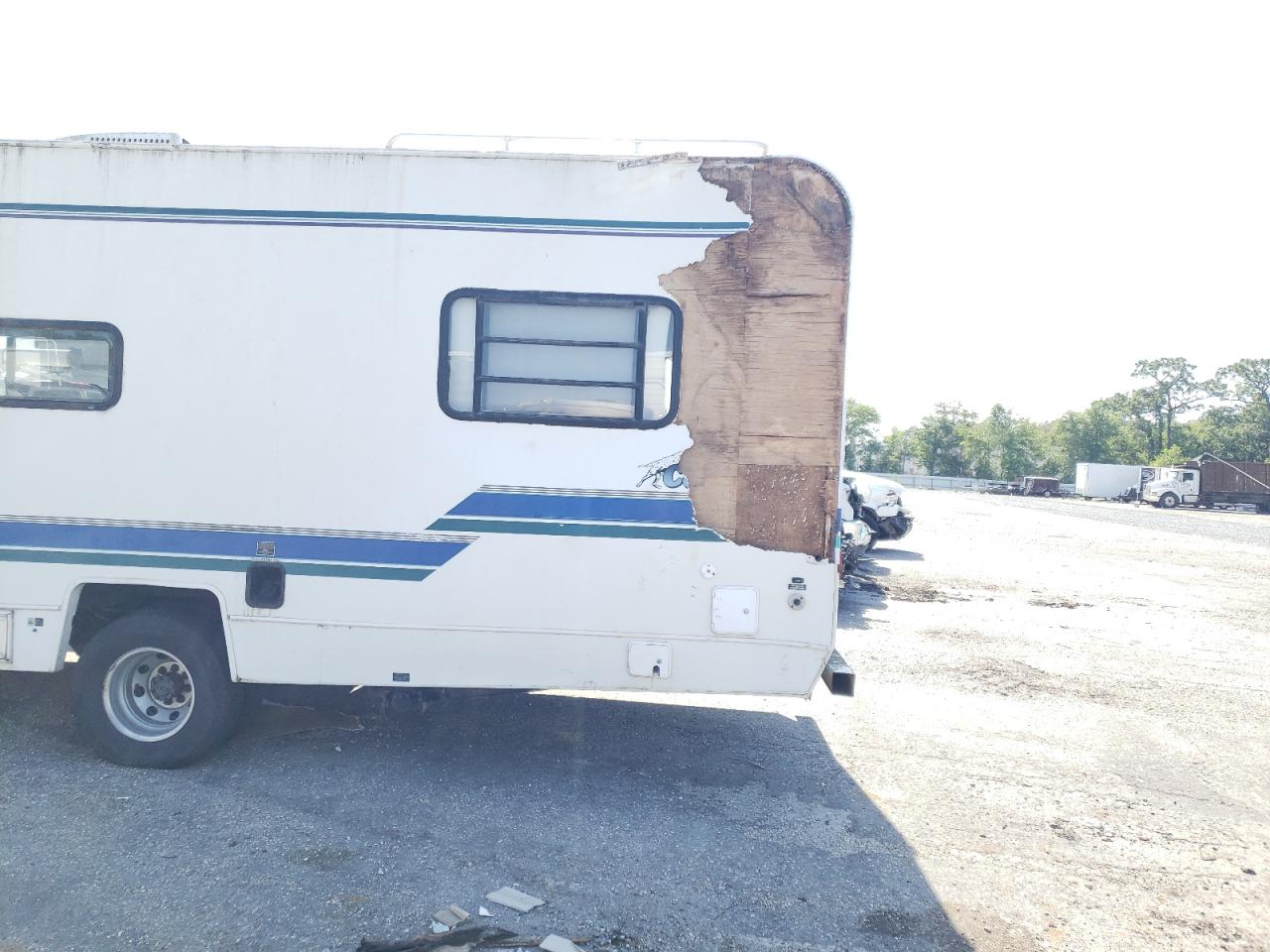 Photo 9 from auction – 1997 FORD ECONOLINE with VIN 1FDKE30G0THA38015