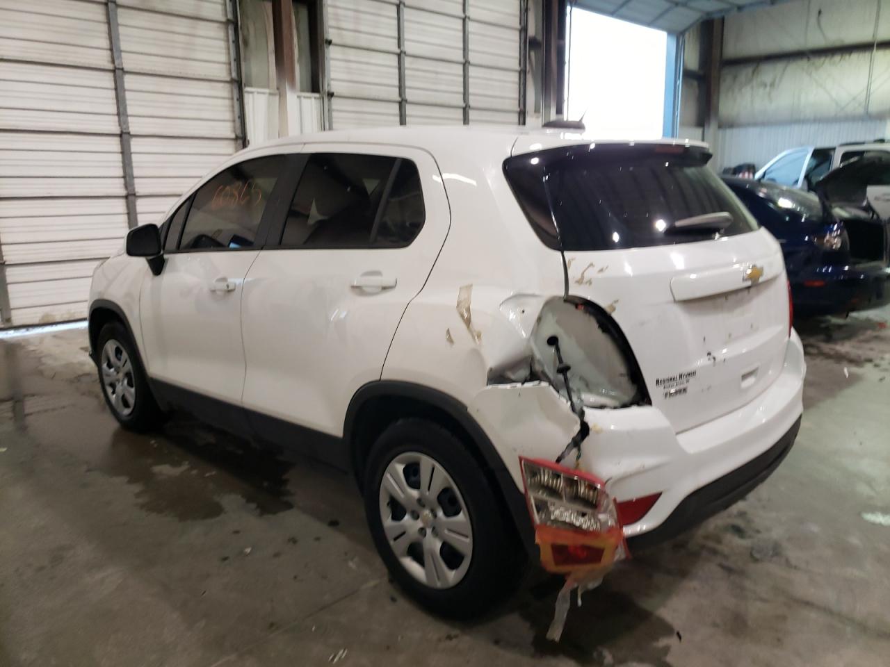 Photo 3 from auction – 2018 CHEVROLET TRAX LS with VIN 3GNCJKSB9JL381069