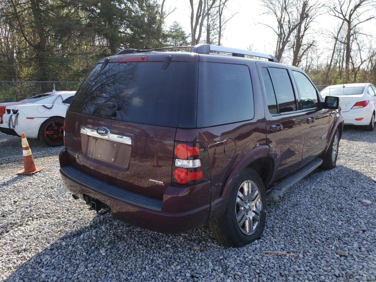 Photo 4 from auction – 2007 FORD EXPLORER L with VIN 1FMEU75837UA91880