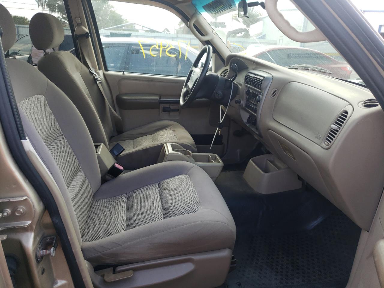 Photo 5 from auction – 2003 FORD EXPLORER S with VIN 1FMZU67E33UC40099