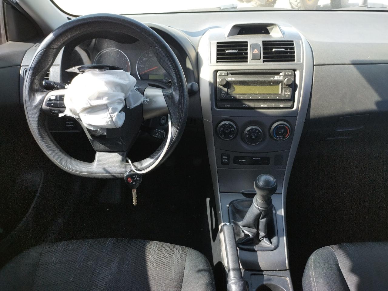 Фото 9 с аукциона – 2012 TOYOTA CAROLLA с VIN 2T1BU4EE8CC912233