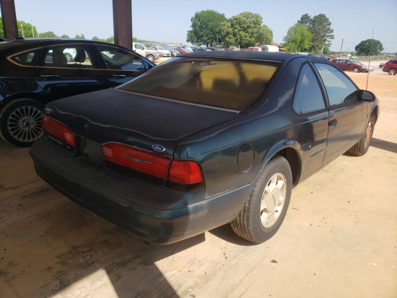 Photo 4 from auction – 1995 FORD THUNDERBIR with VIN 1FALP62W5SH207958