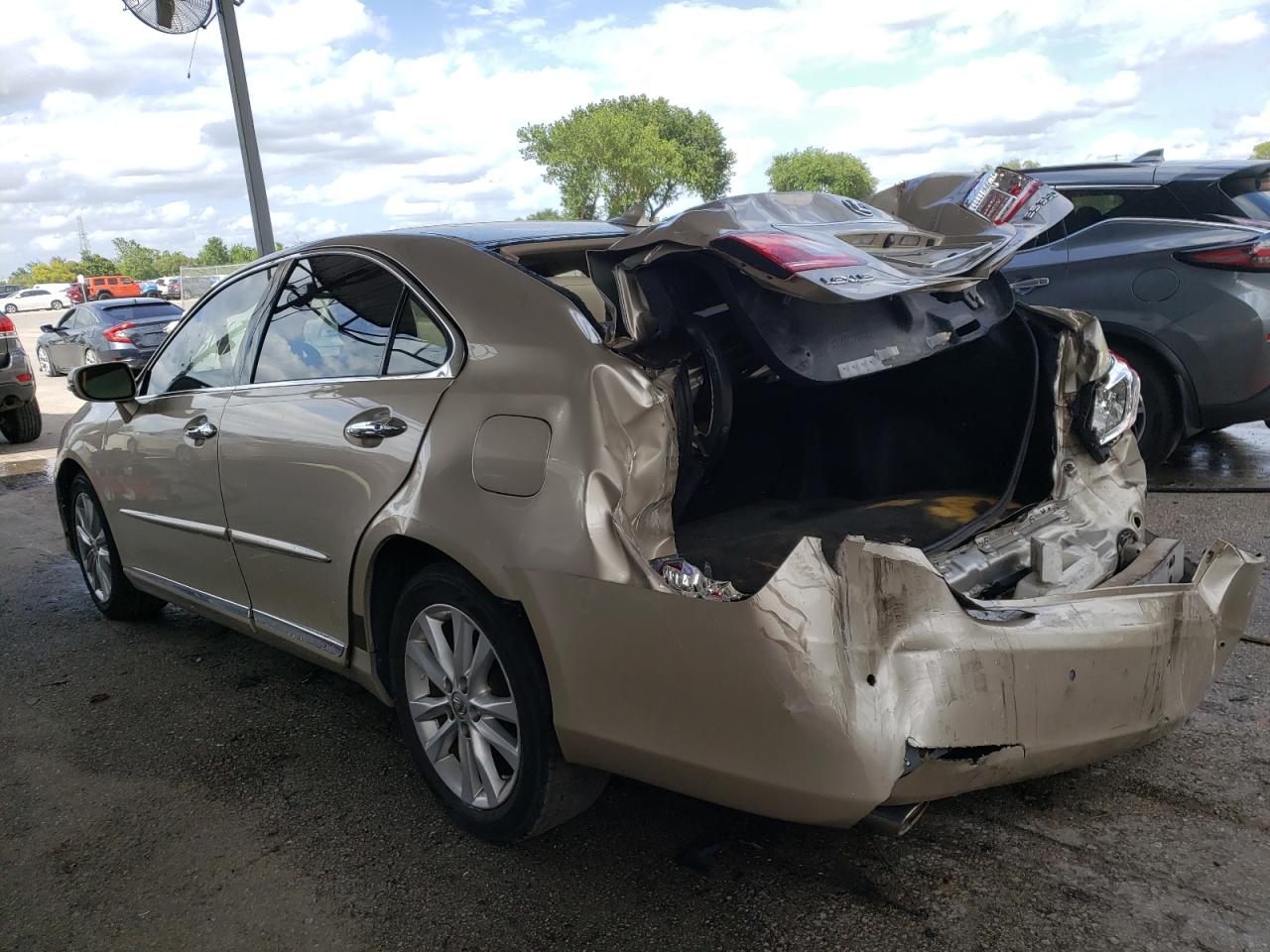 Photo 3 from auction – 2010 LEXUS ES 350 with VIN JTHBK1EG8A2409768