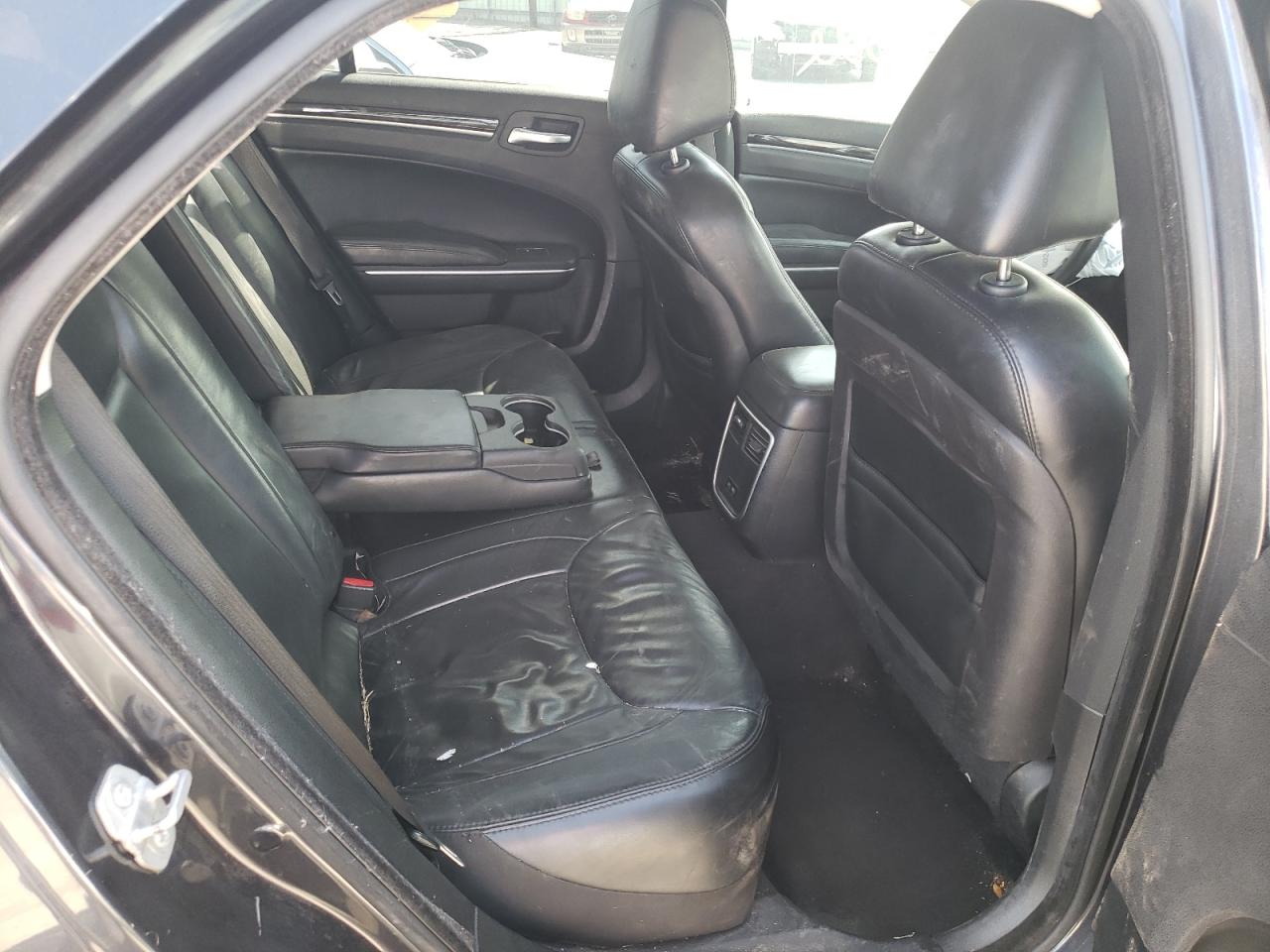 Photo 6 from auction – 2015 CHRYSLER 300 LIMITE with VIN 2C3CCAAG6FH868261
