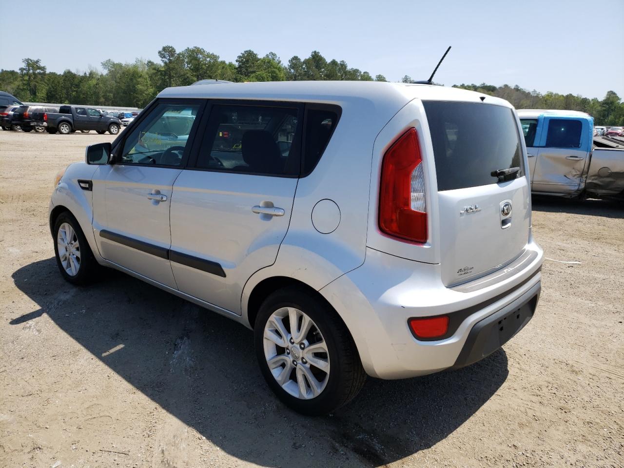 Photo 3 from auction – 2013 KIA SOUL with VIN KNDJT2A5XD7545475