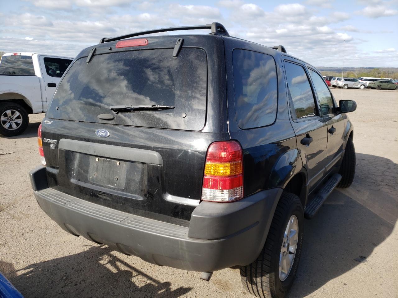 Photo 4 from auction – 2004 FORD ESCAPE XLT with VIN 1FMCU93134DA14365