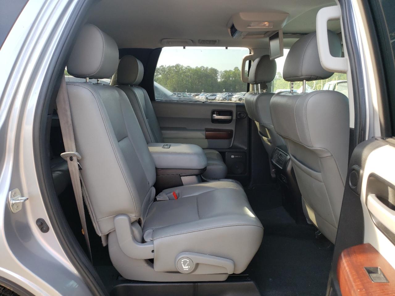 Photo 6 from auction – 2014 TOYOTA SEQUOIA PL with VIN 5TDYY5G18ES053945