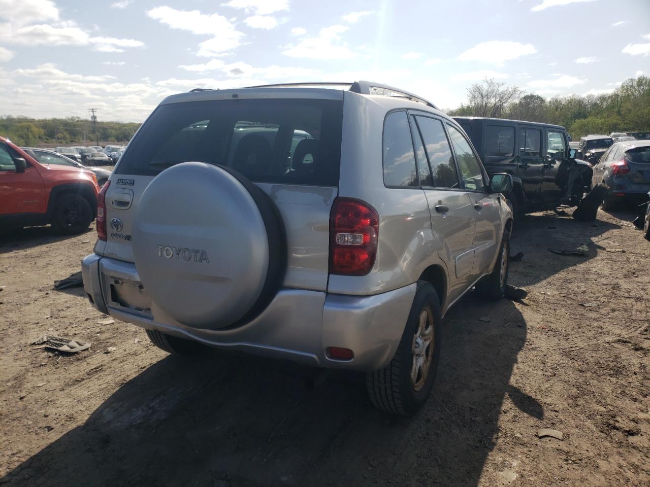 Photo 4 from auction – 2005 TOYOTA RAV4 with VIN JTEGD20V350093058