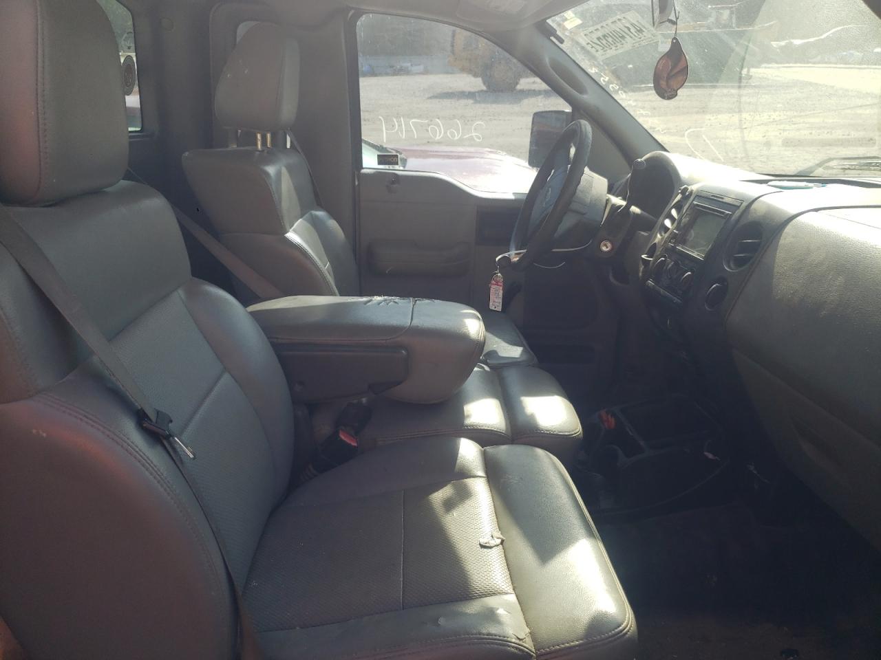 Photo 5 from auction – 2005 FORD F150 with VIN 1FTRF12265NB86714