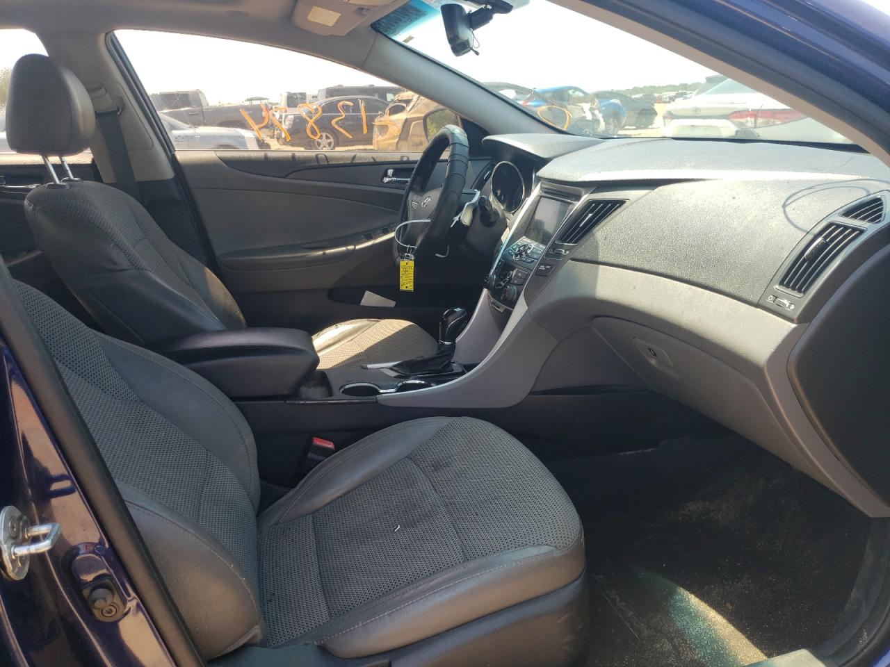 Фото 5 с аукциона – 2012 HYUNDAI SONATA SE с VIN 5NPEC4AC1CH371401