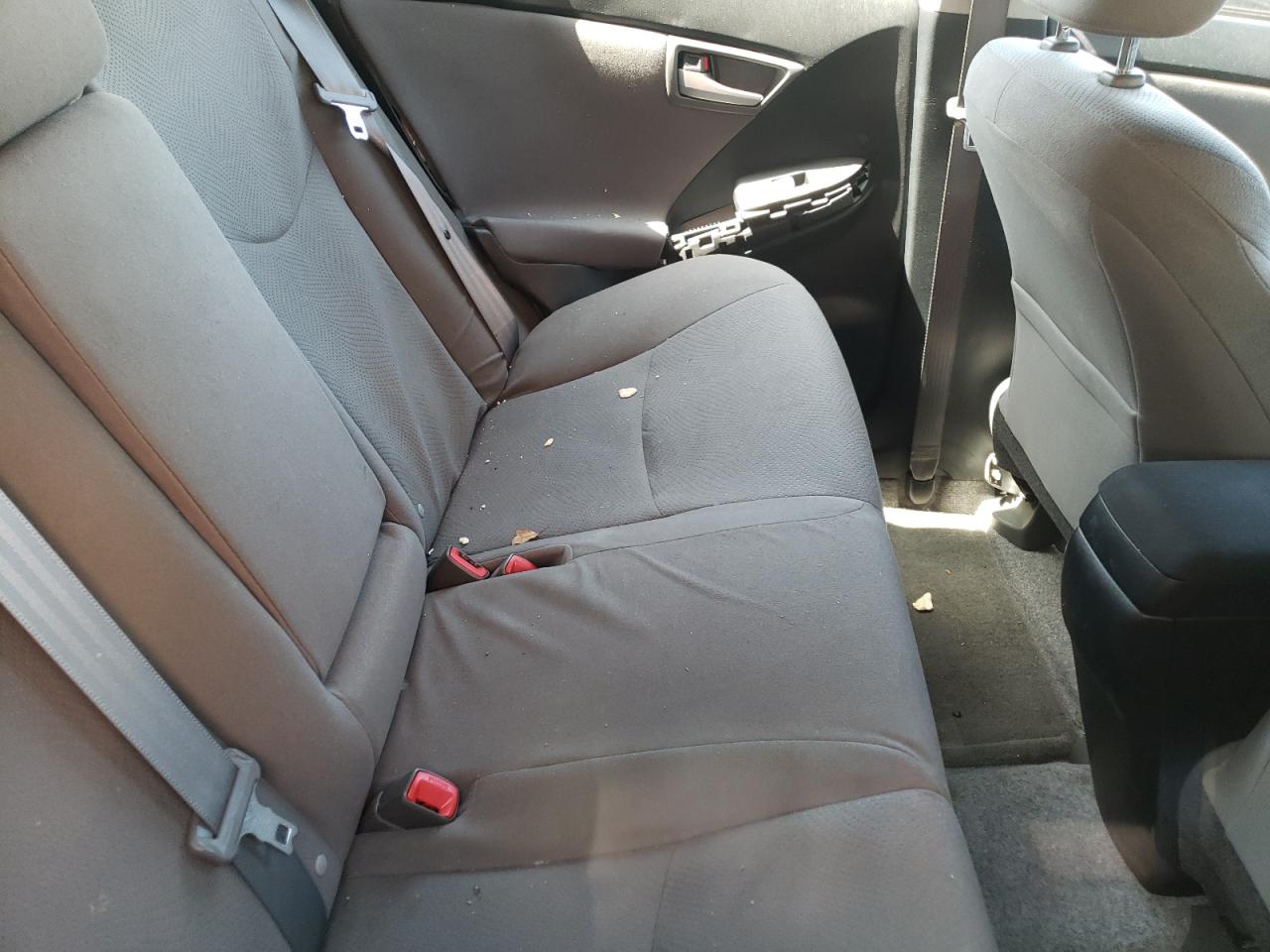 Photo 6 from auction – 2014 TOYOTA PRIUS with VIN JTDKN3DUXE0374325