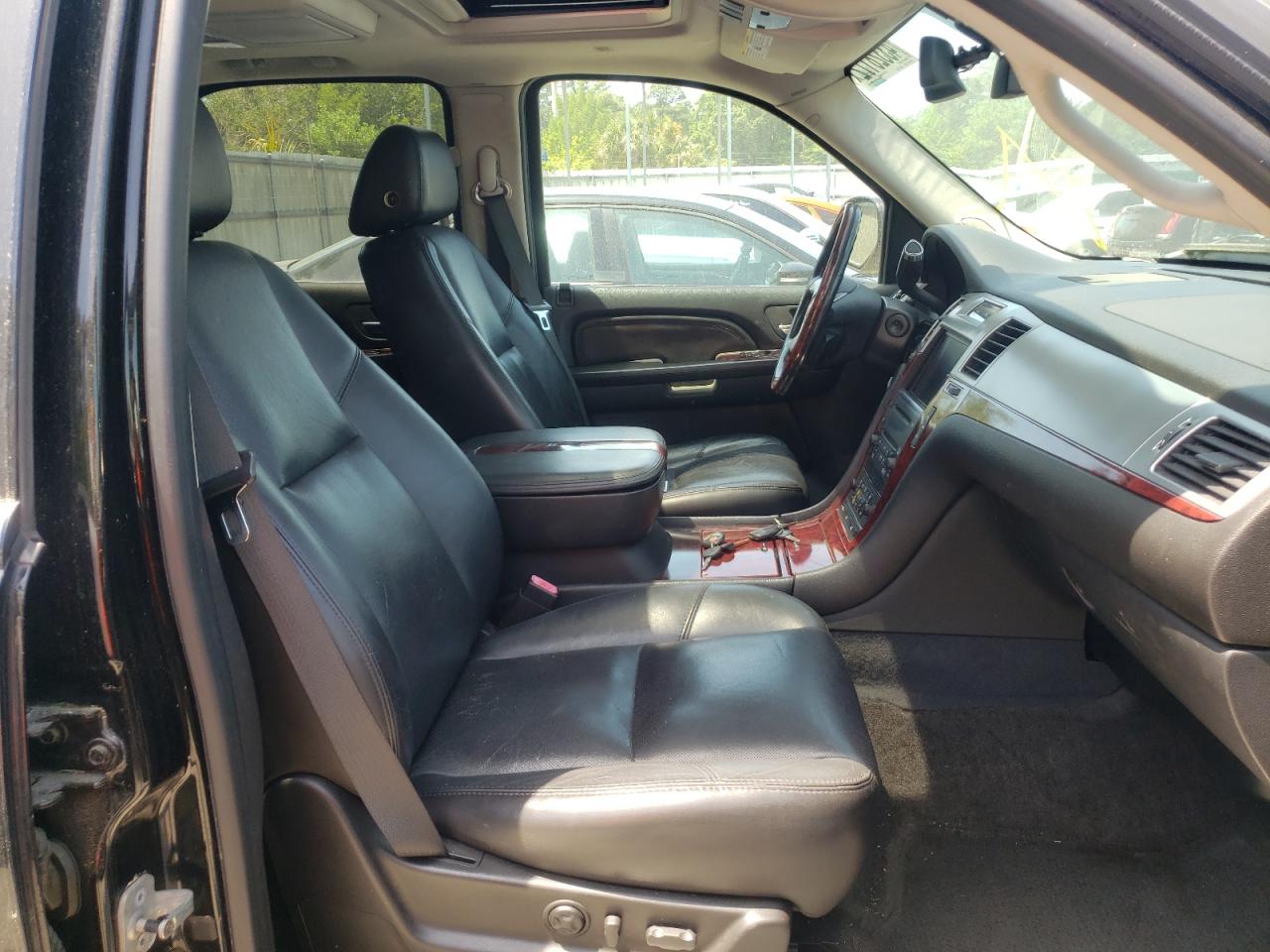 Photo 5 from auction – 2007 CADILLAC ESCALADE with VIN 1GYEC63847R304238
