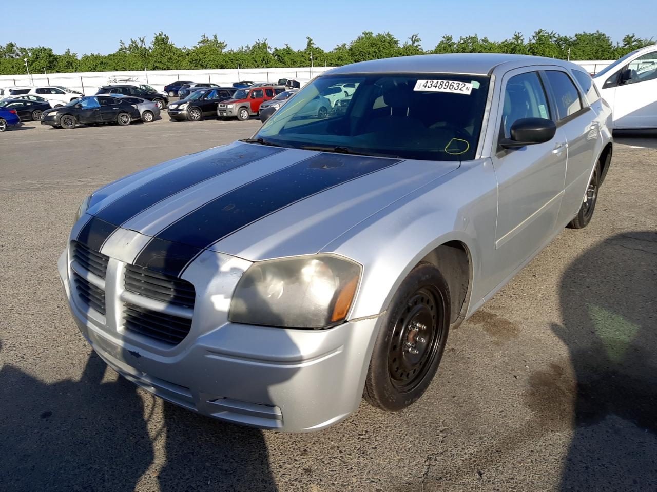 Photo 2 from auction – 2005 DODGE MAGNUM SXT with VIN 2D4FV48V85H565766