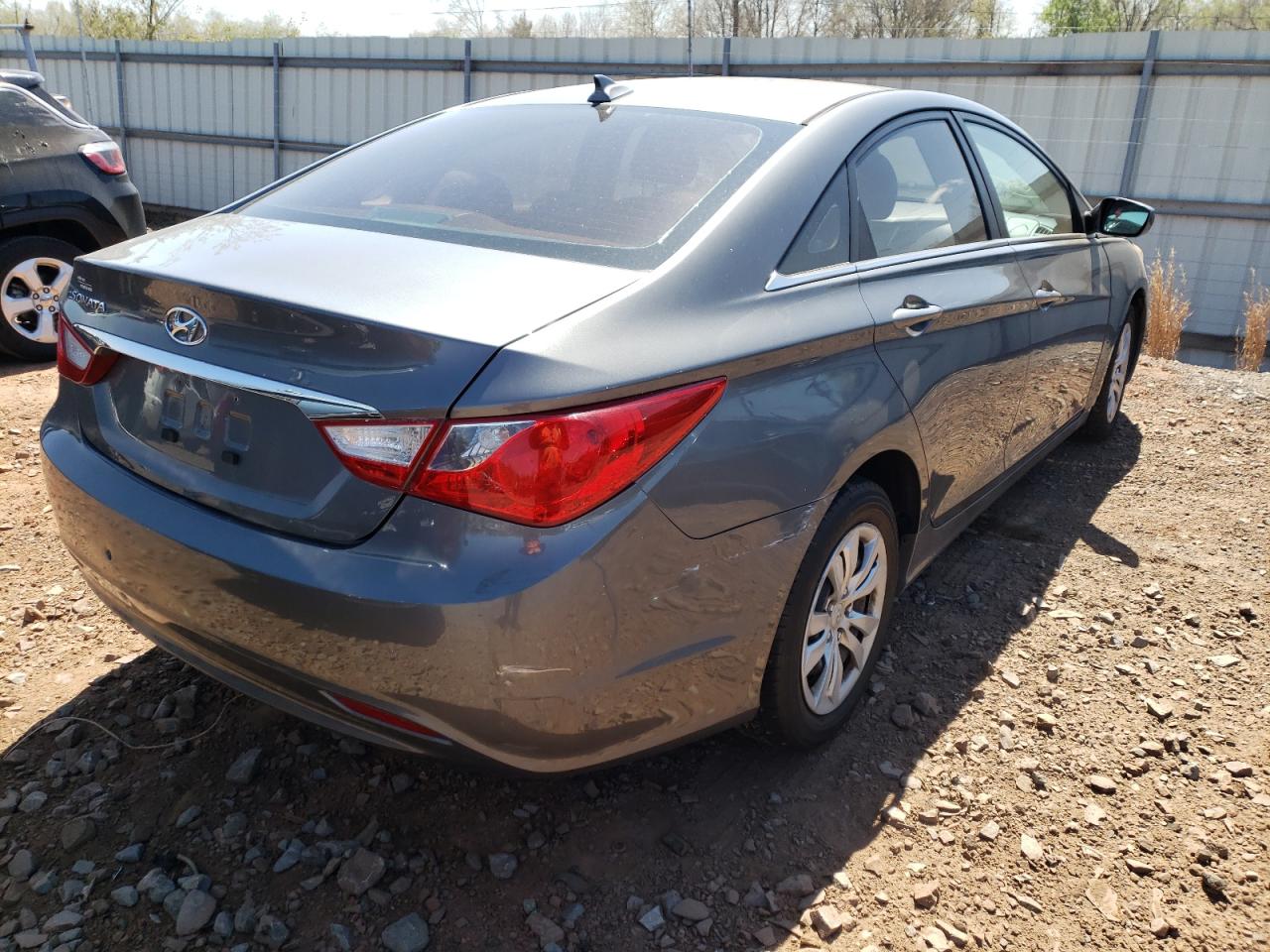 Photo 4 from auction – 2013 HYUNDAI SONATA GLS with VIN 5NPEB4AC5DH570911