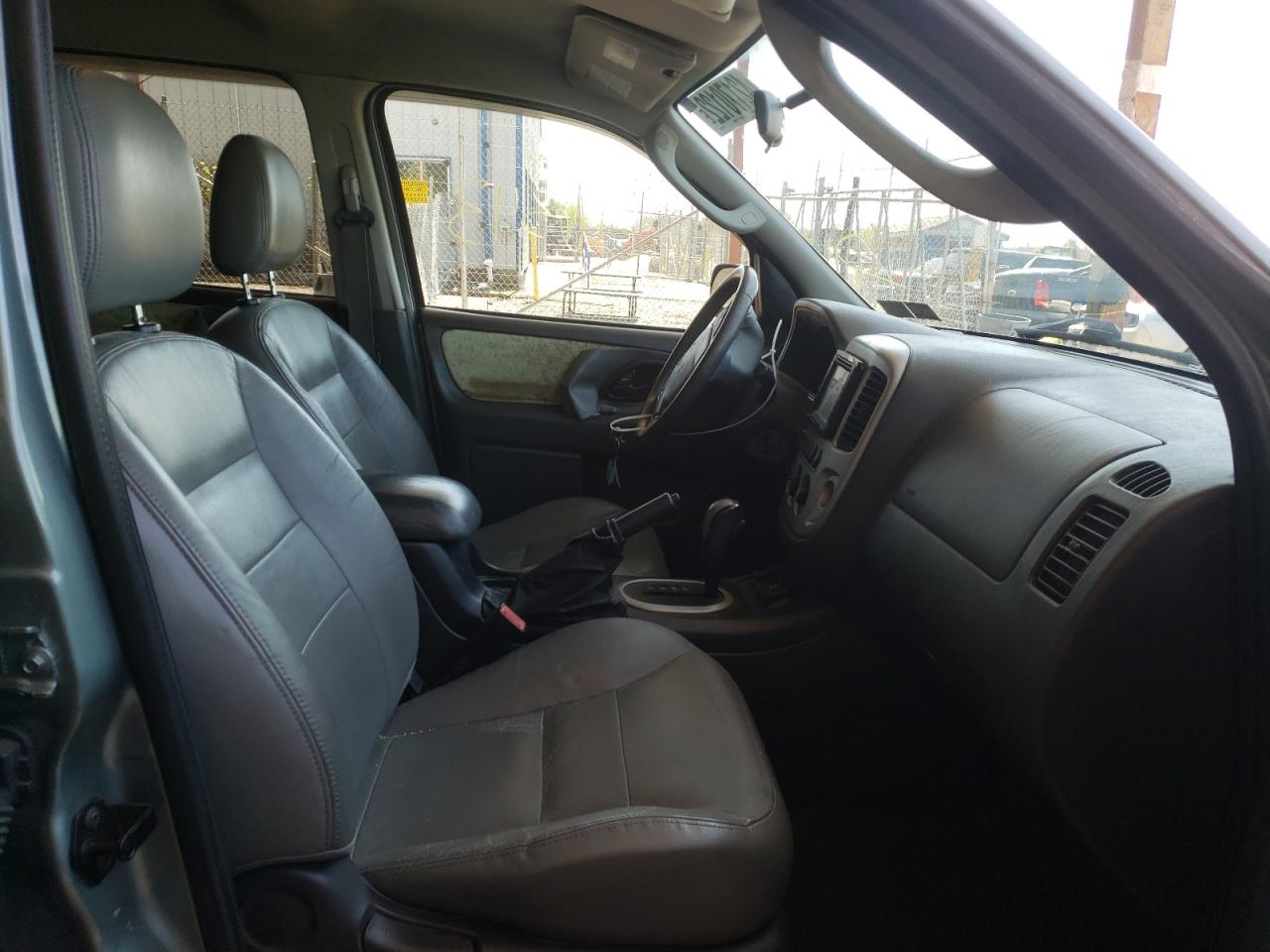 Photo 5 from auction – 2005 FORD ESCAPE HEV with VIN 1FMCU96H75KD91030