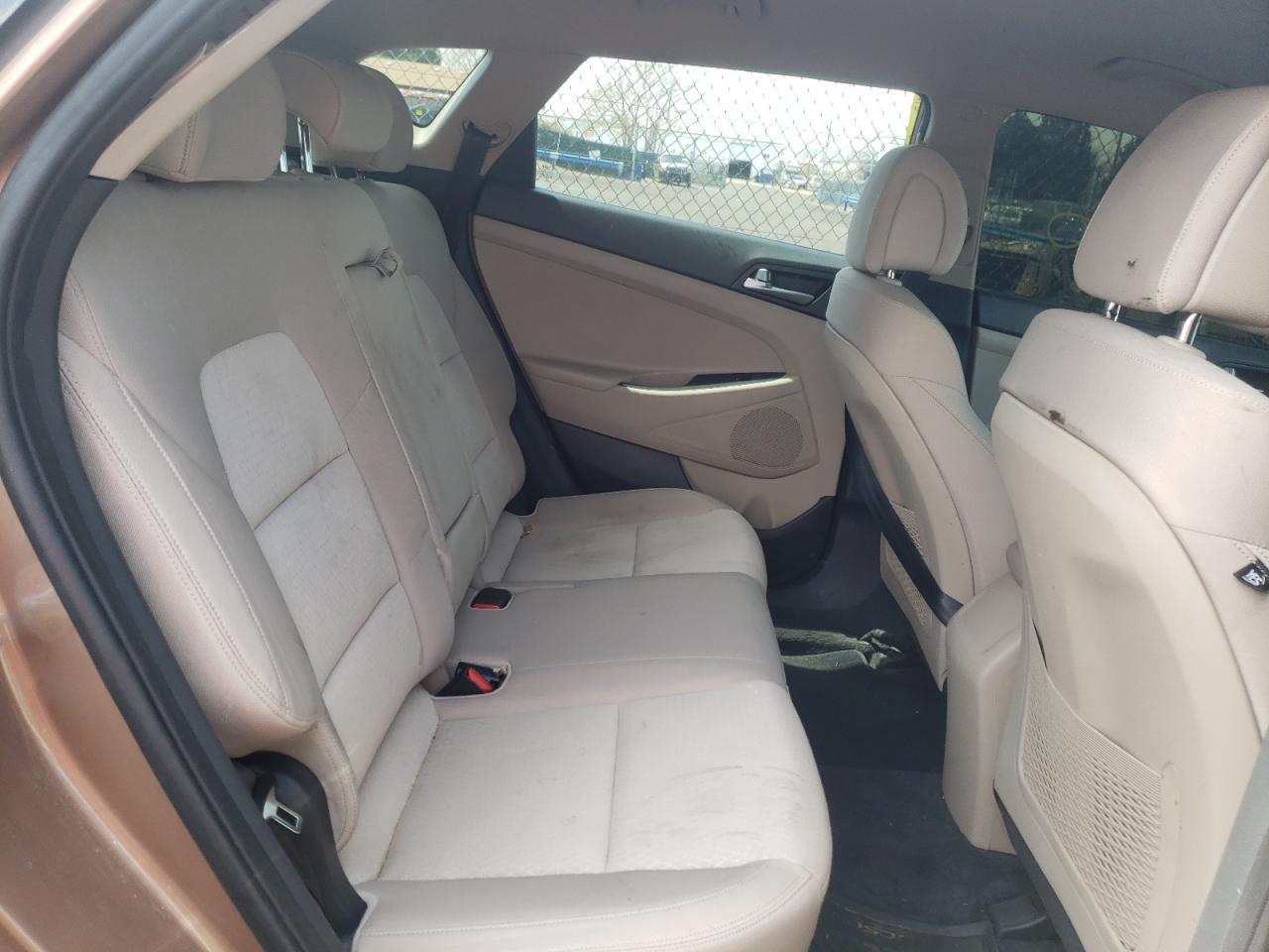 Photo 6 from auction – 2016 HYUNDAI TUCSON LIM with VIN KM8J3CA29GU107169
