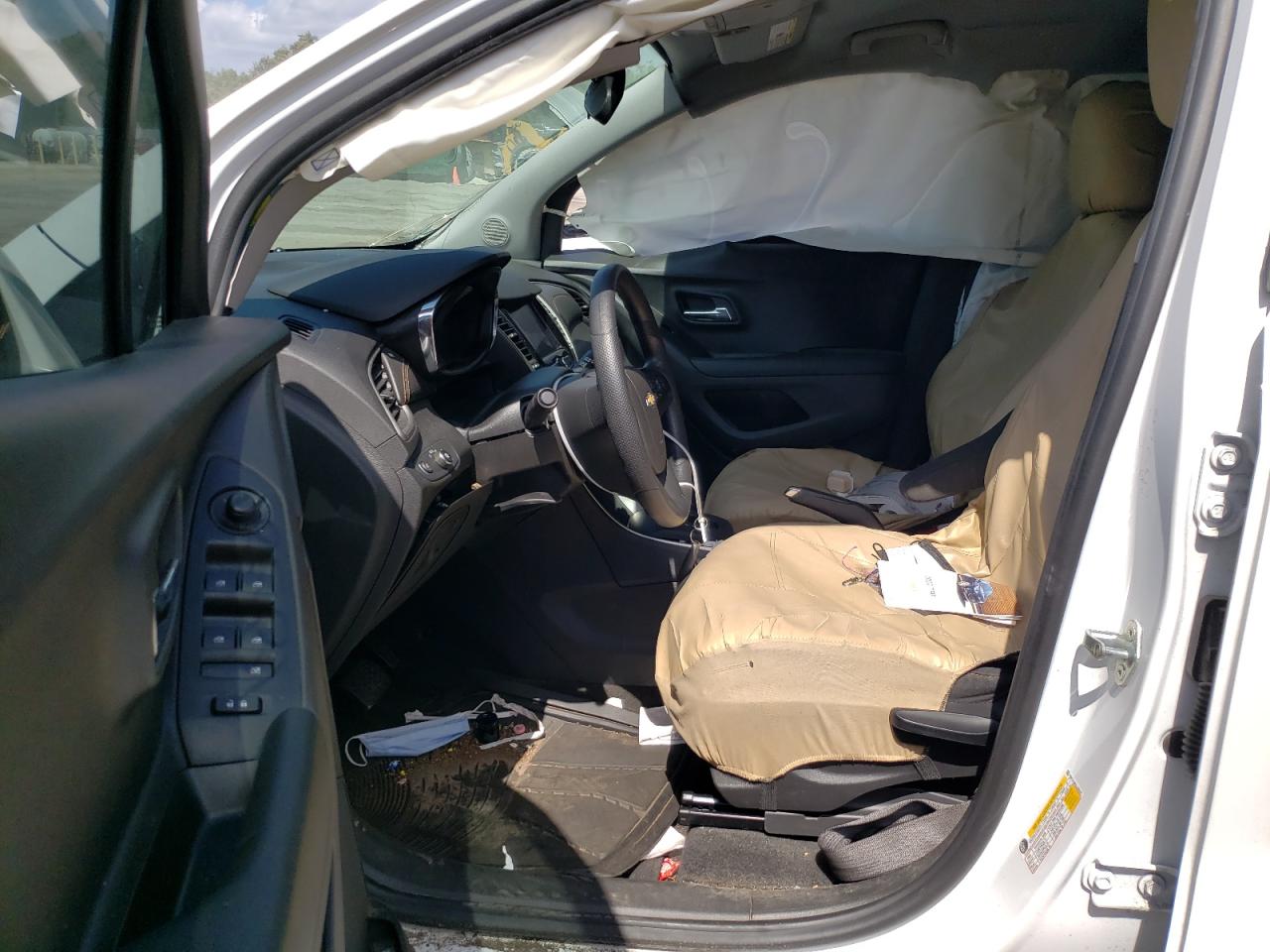 Photo 5 from auction – 2020 CHEVROLET TRAX 1LT with VIN 3GNCJLSB3LL226137