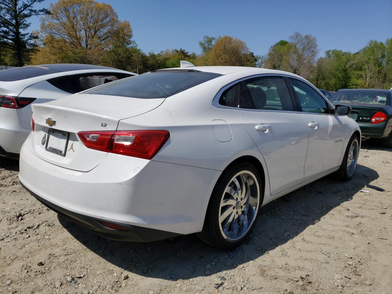 Photo 4 from auction – 2018 CHEVROLET MALIBU LT with VIN 1G1ZD5ST8JF247497