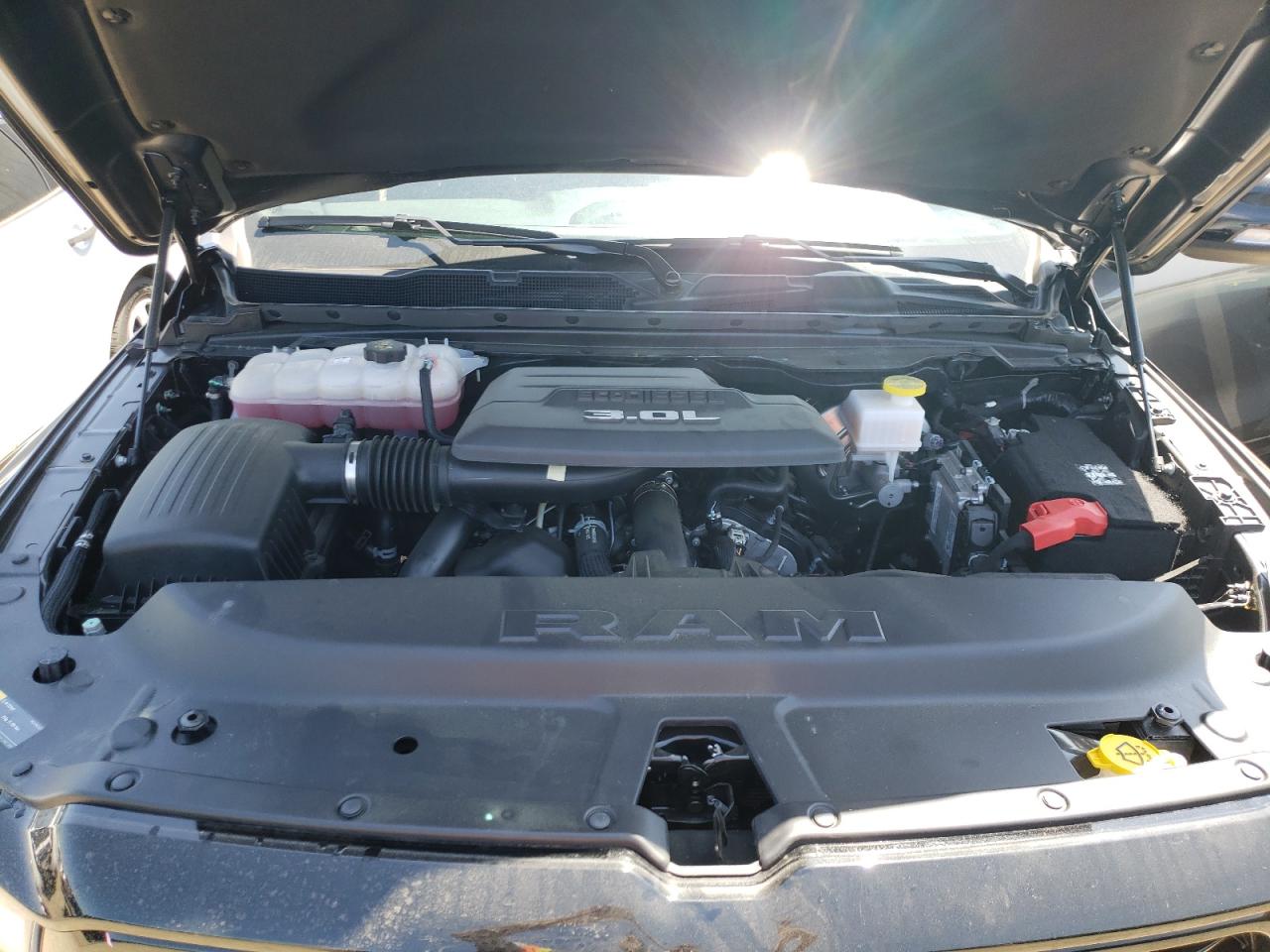 Photo 7 from auction – 2022 RAM 1500 LARAM with VIN 1C6SRFJM2NN100301