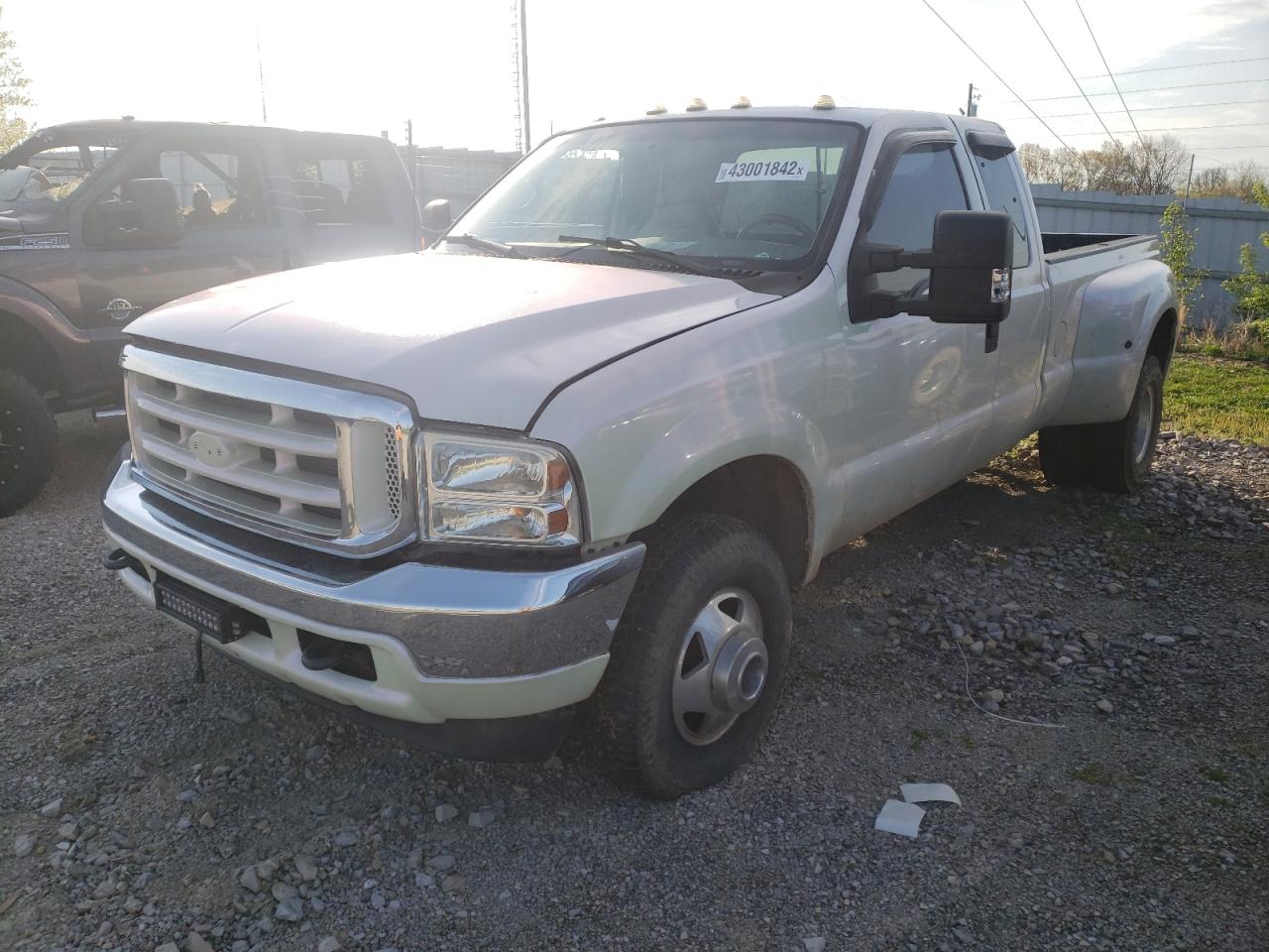 Photo 2 from auction – 2000 FORD F350 SUPER with VIN 1FTWX33F1YED69438