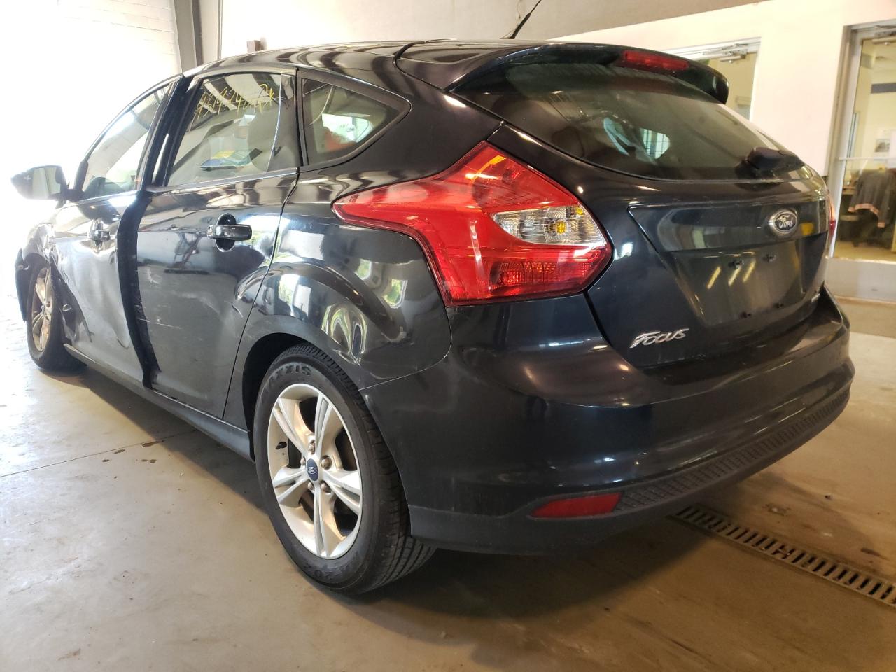 Photo 3 from auction – 2014 FORD FOCUS SE with VIN 1FADP3K28EL153167