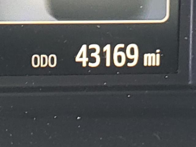 Photo 8 from auction – 2017 TOYOTA SIENNA XLE with VIN 5TDYZ3DC7HS833303