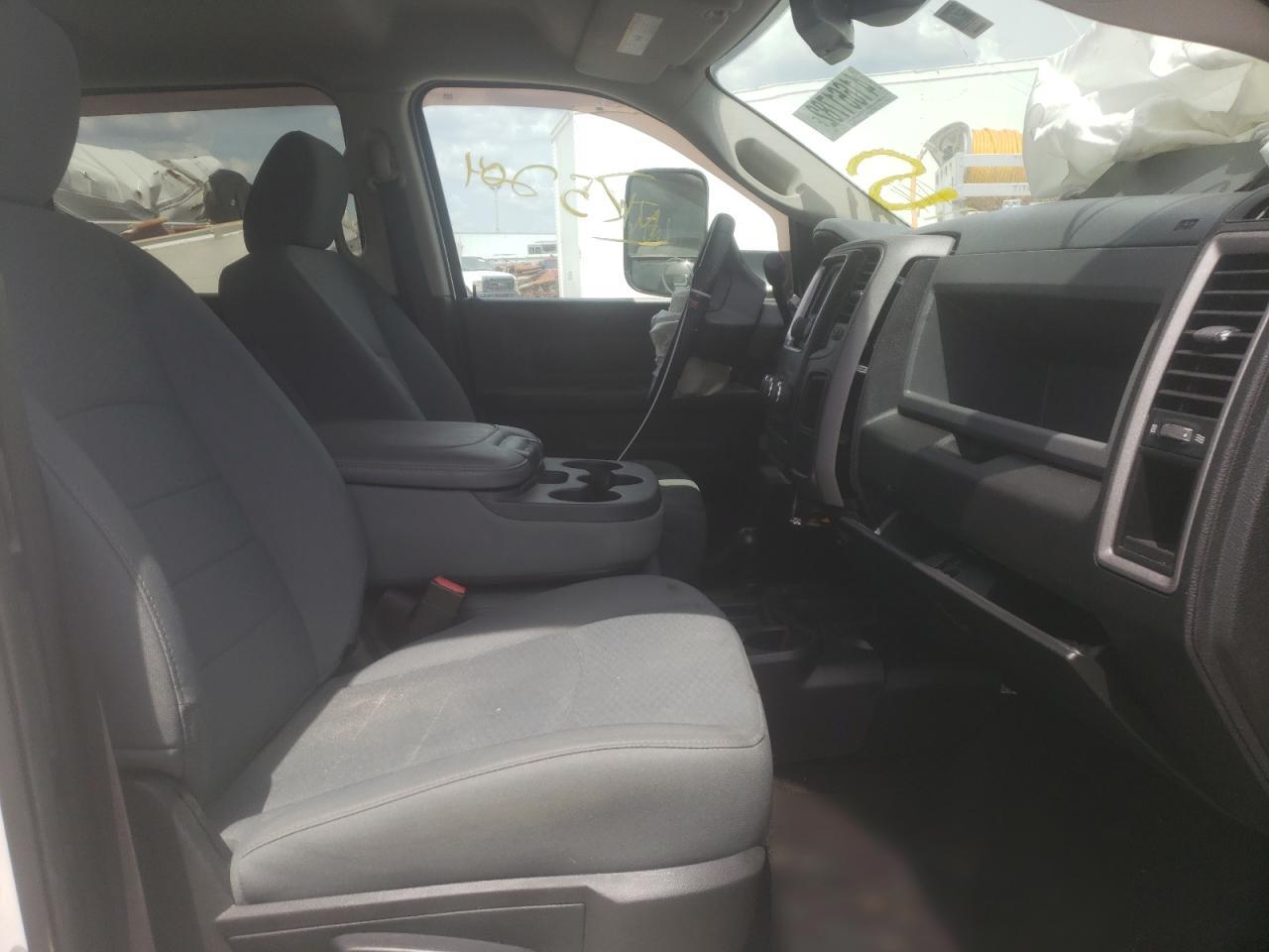 Photo 5 from auction – 2016 RAM 3500 ST with VIN 3C63RRGL2GG306590