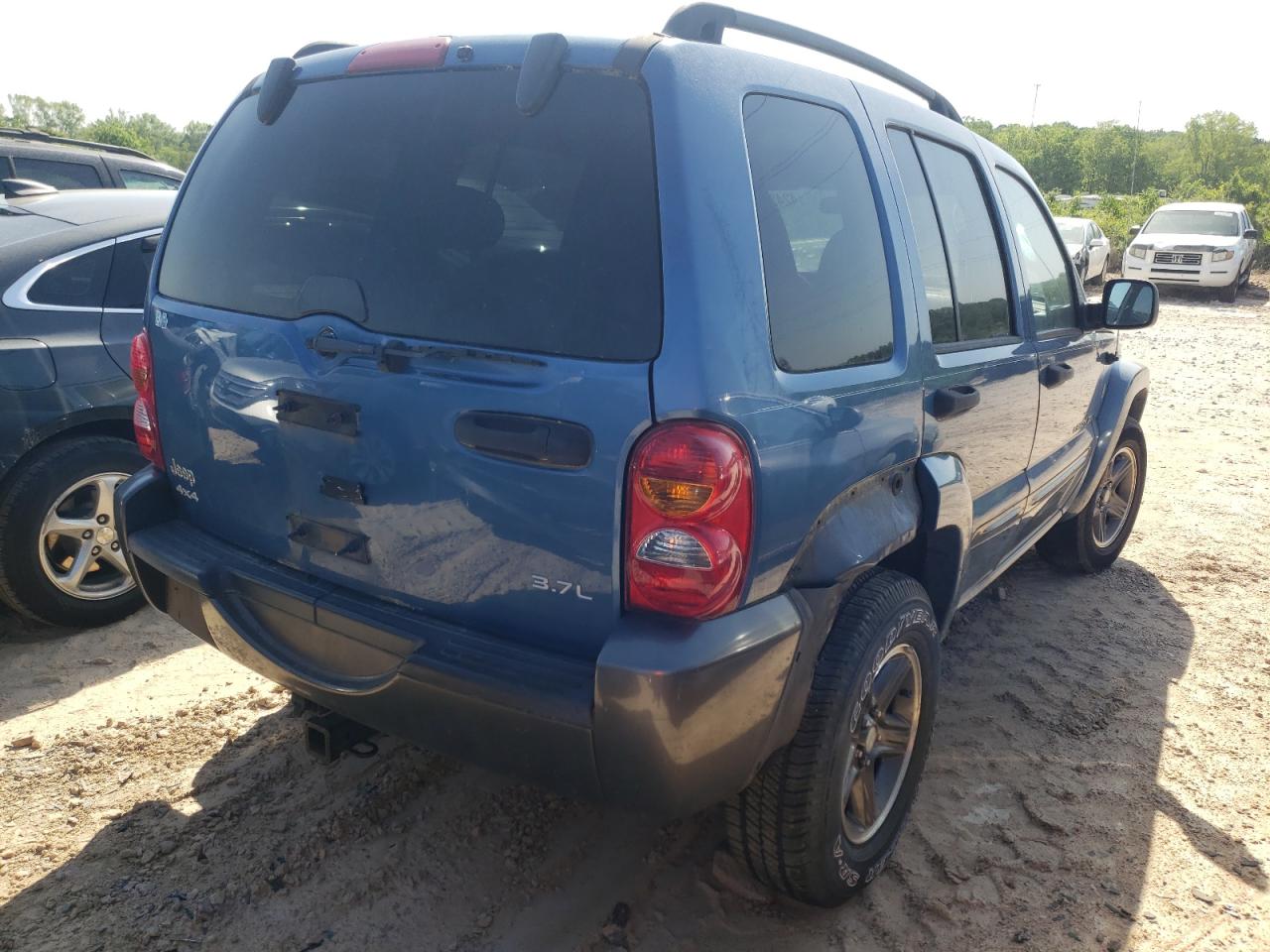 Photo 4 from auction – 2004 JEEP LIBERTY SP with VIN 1J4GL48K04W310147