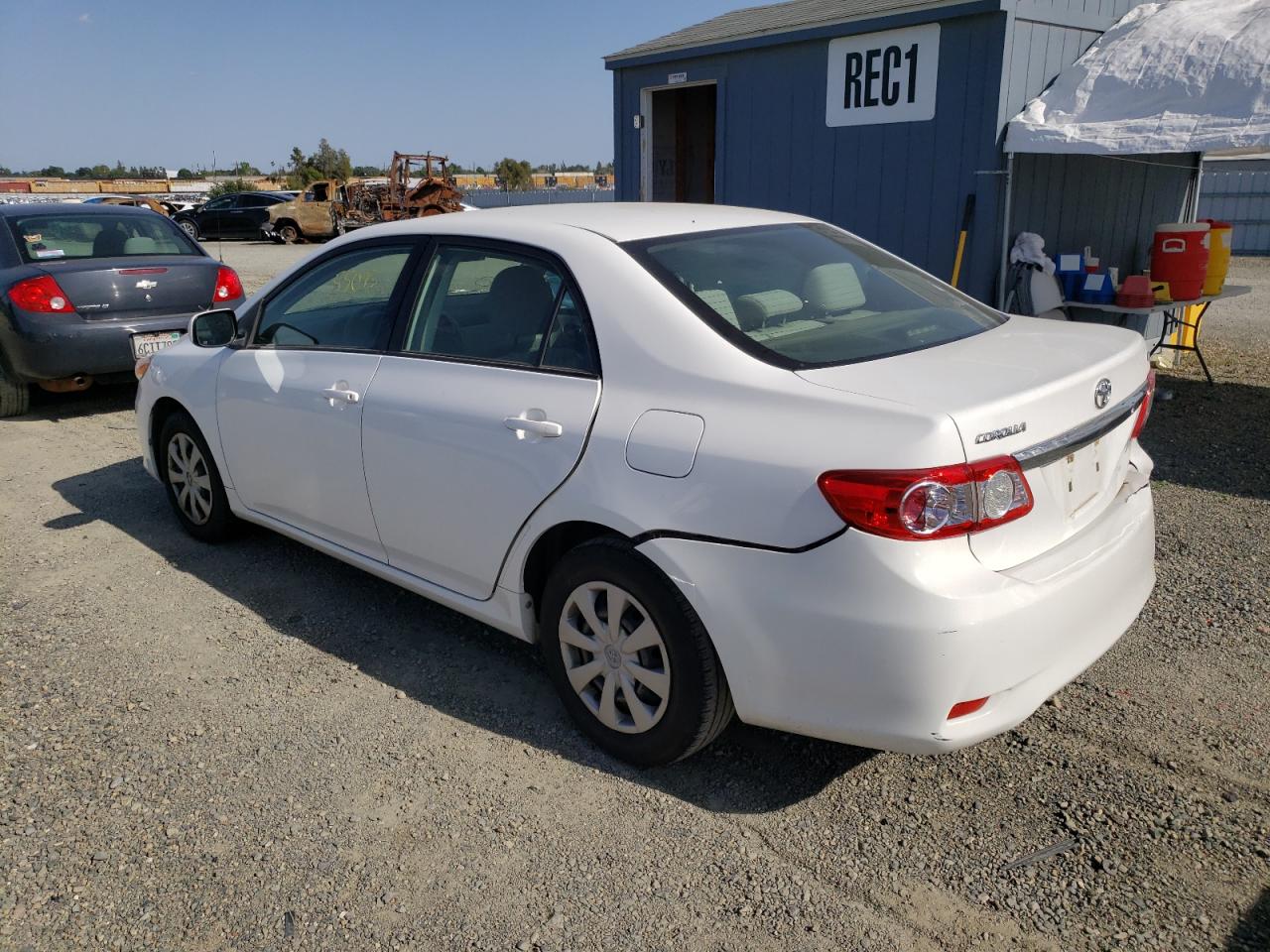 Photo 3 from auction – 2011 TOYOTA COROLLA with VIN JTDBU4EE1B9146141