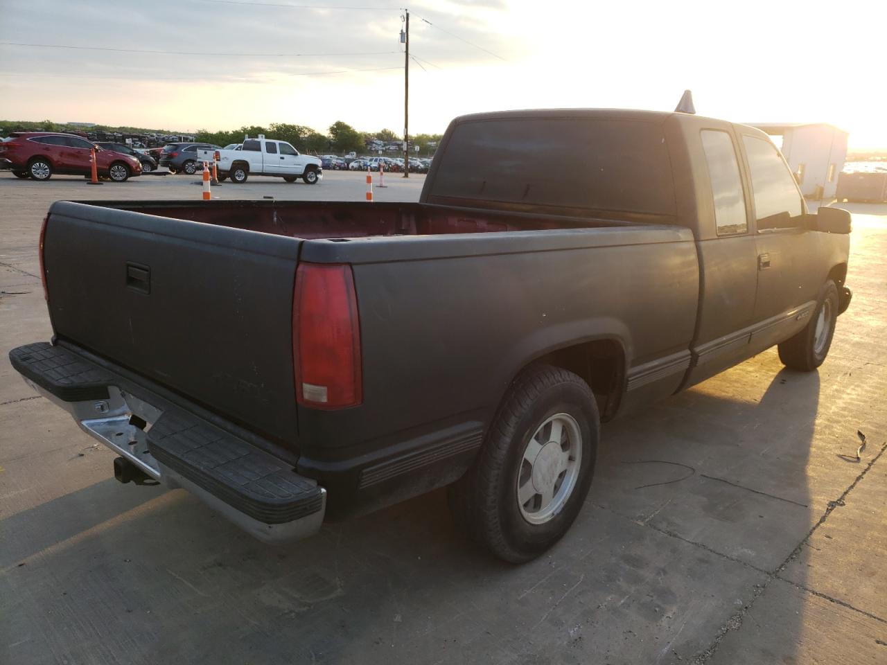 Photo 4 from auction – 1990 CHEVROLET GMT-400 C1 with VIN 2GCEC19K0L1205463