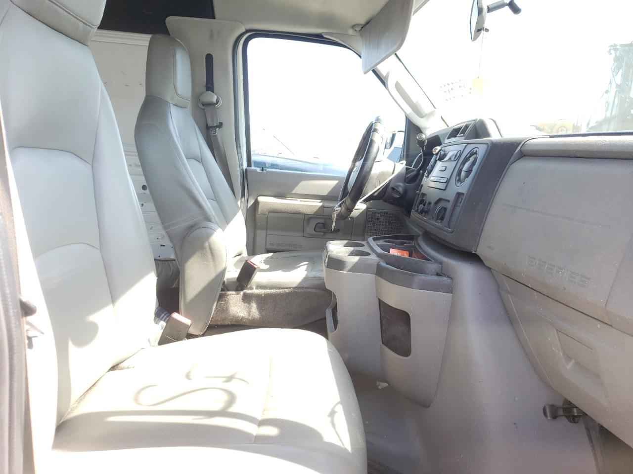 Photo 5 from auction – 2010 FORD ECONOLINE with VIN 1FTNE2EWXADA32237