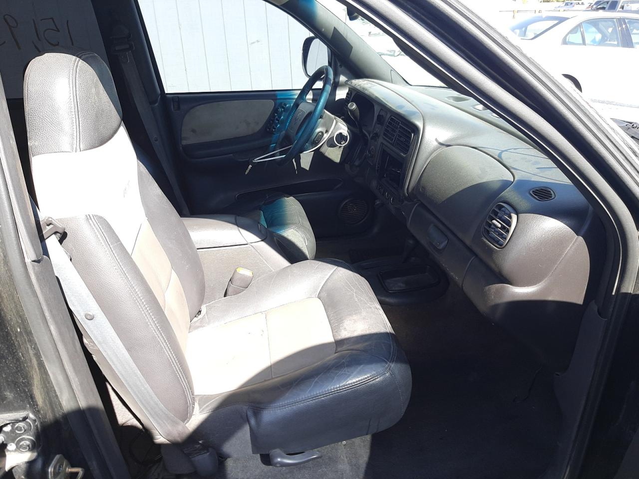 Photo 5 from auction – 2000 DODGE DURANGO with VIN 1B4HS28Z9YF239256