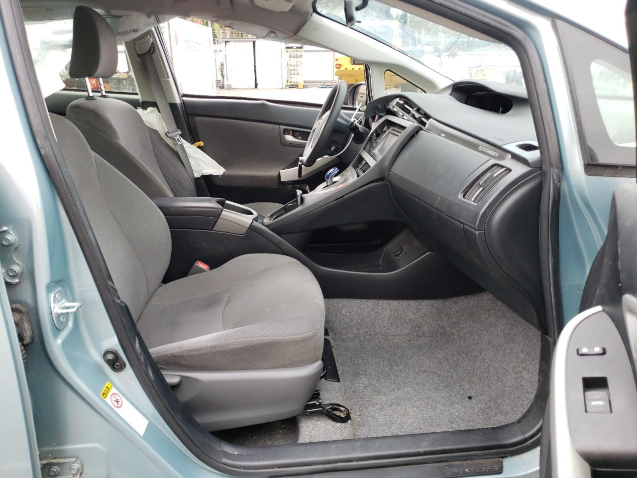 Photo 5 from auction – 2014 TOYOTA PRIUS PLUG with VIN JTDKN3DP8E3059550