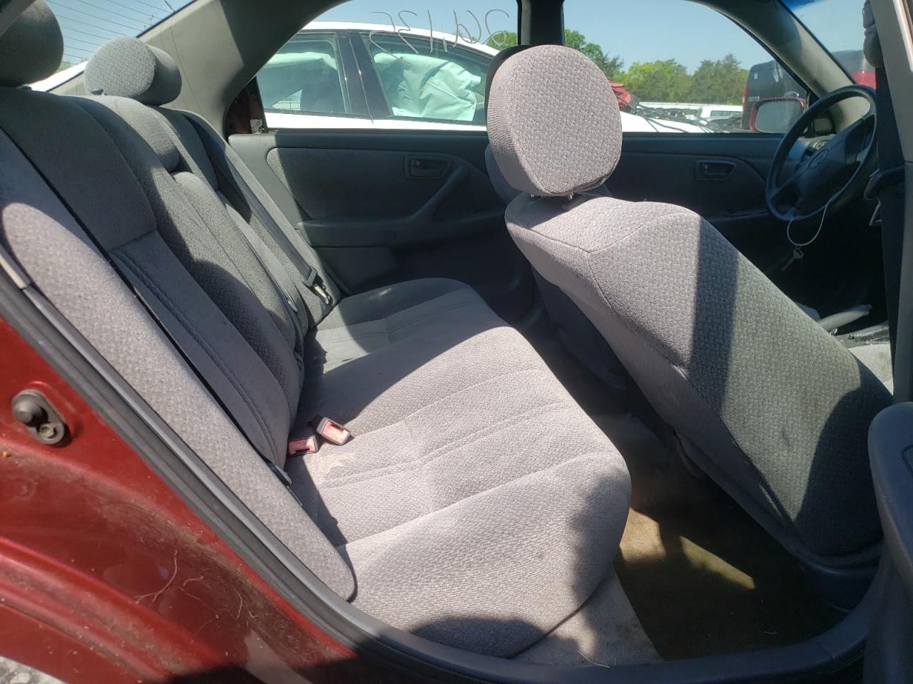 Photo 6 from auction – 2000 TOYOTA CAMRY CE with VIN 4T1BG22K2YU642167