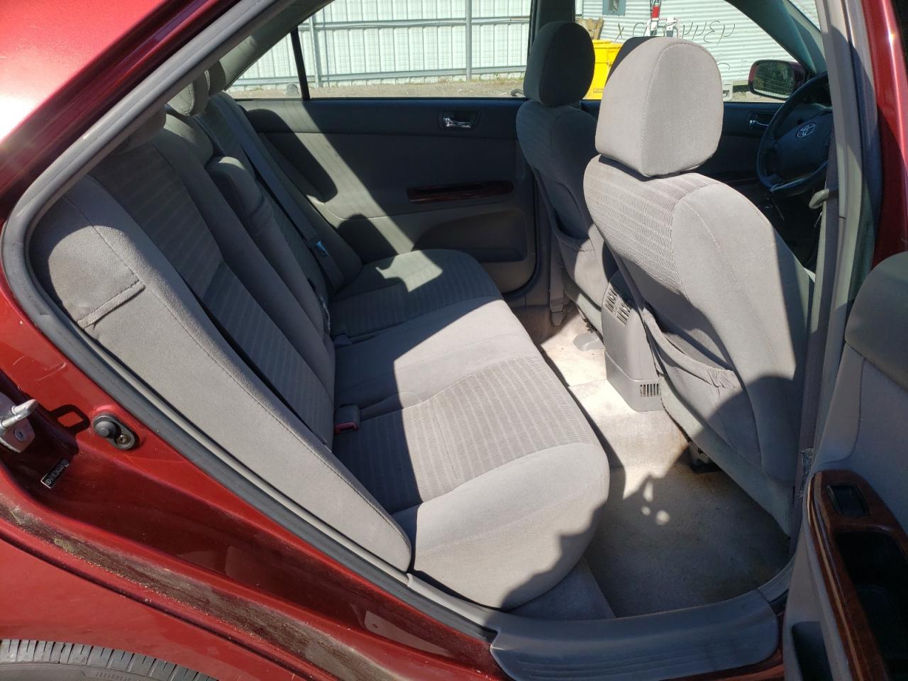 Photo 6 from auction – 2005 TOYOTA CAMRY LE with VIN 4T1BE32K35U042880