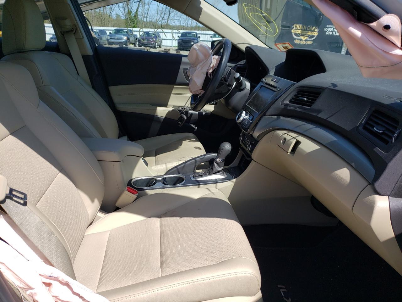 Photo 5 from auction – 2017 ACURA ILX PREMIU with VIN 19UDE2F73HA003081