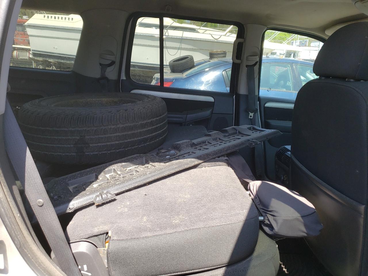 Photo 6 from auction – 2003 FORD EXPLORER X with VIN 1FMZU73W63ZB59704
