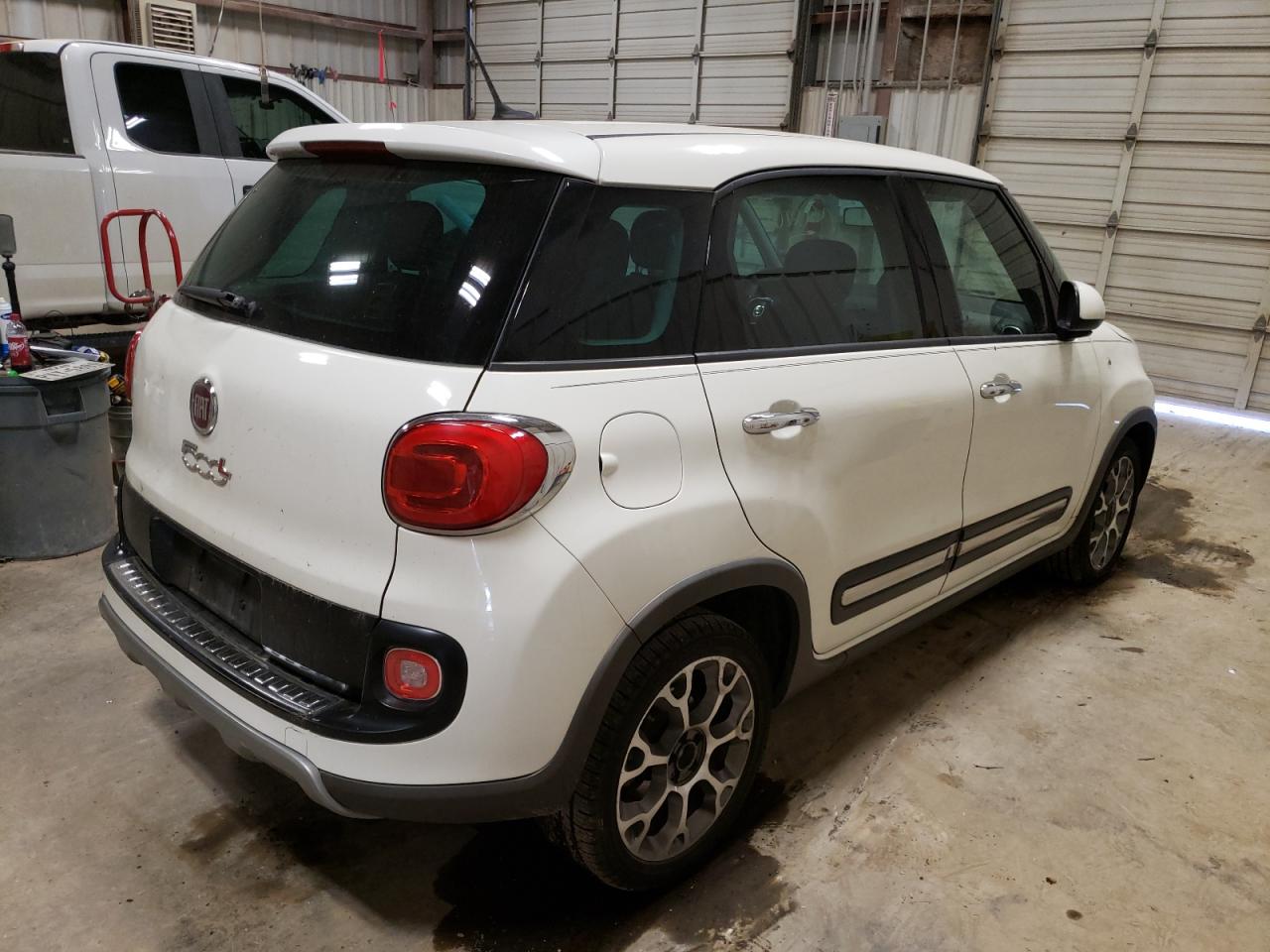 Photo 4 from auction – 2015 FIAT 500L TREKK with VIN ZFBCFADH0FZ031371
