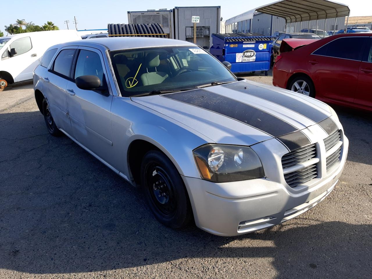DODGE MAGNUM SXT 2005 with VIN 2D4FV48V85H565766 - Photo from auction