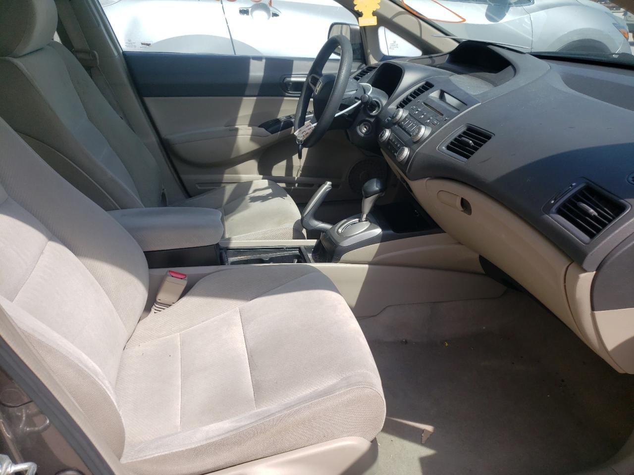 Photo 5 from auction – 2010 HONDA CIVIC LX with VIN 19XFA1F5XAE082425