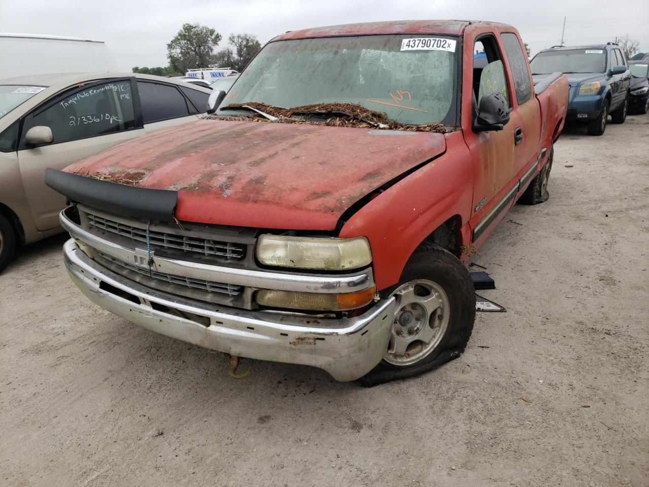 Photo 2 from auction – 1999 CHEVROLET SILVERADO with VIN 2GCEK19T4X1222221